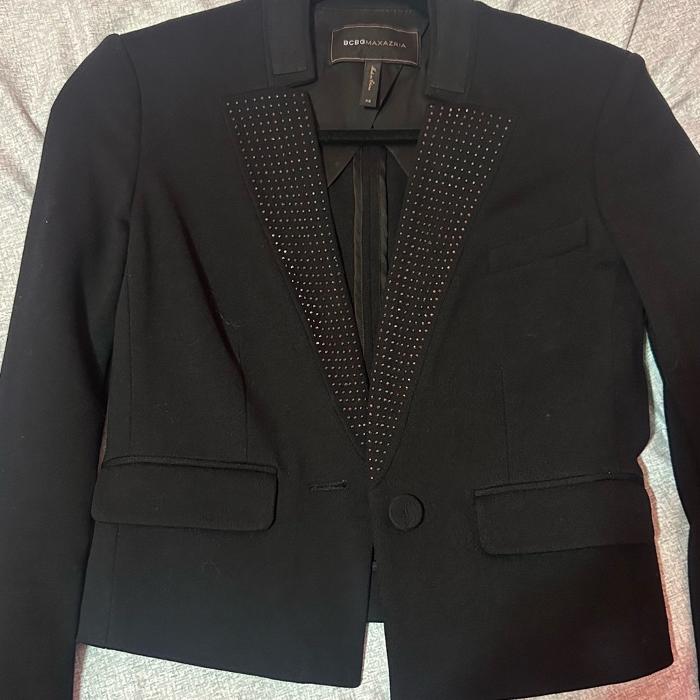 BCBGMAXAZRIA Cropped Blazer